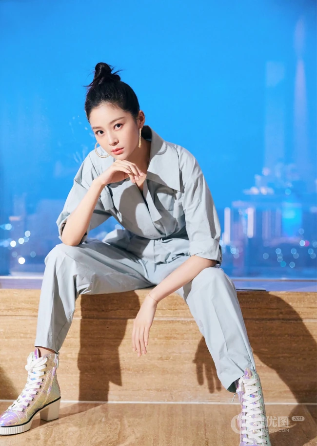 山东女明星王媛可连衣裤装清爽写真照