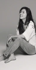 美,太美啦!秋瓷炫微博分享最新黑白写真大片