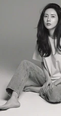 美,太美啦!秋瓷炫微博分享最新黑白写真大片