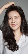 美,太美啦!秋瓷炫微博分享最新黑白写真大片