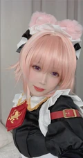 还原度蛮高的气质可爱萌妹cos阿斯托尔福女仆制服装扮写真图集