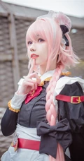 还原度蛮高的气质可爱萌妹cos阿斯托尔福女仆制服装扮写真图集