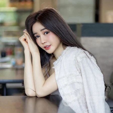 真实女生头像，2020微信专用的泰国真人女生沙滩美拍照片头像图片