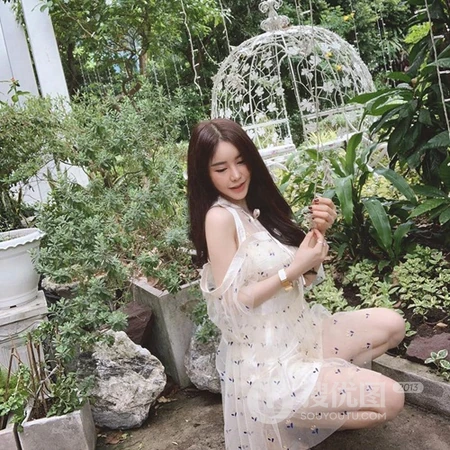 真实女生头像，2020微信专用的泰国真人女生沙滩美拍照片头像图片