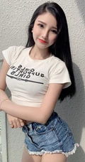 身材简直太不合规矩了，马来西亚匀称女生彭珊珊气质自拍，生活照片图集