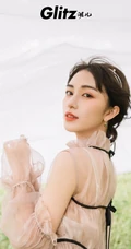 女生歌手七穗唯美森系户外写真