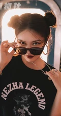 徐冬冬短裤系列街拍登杂志少女心满满写真图集