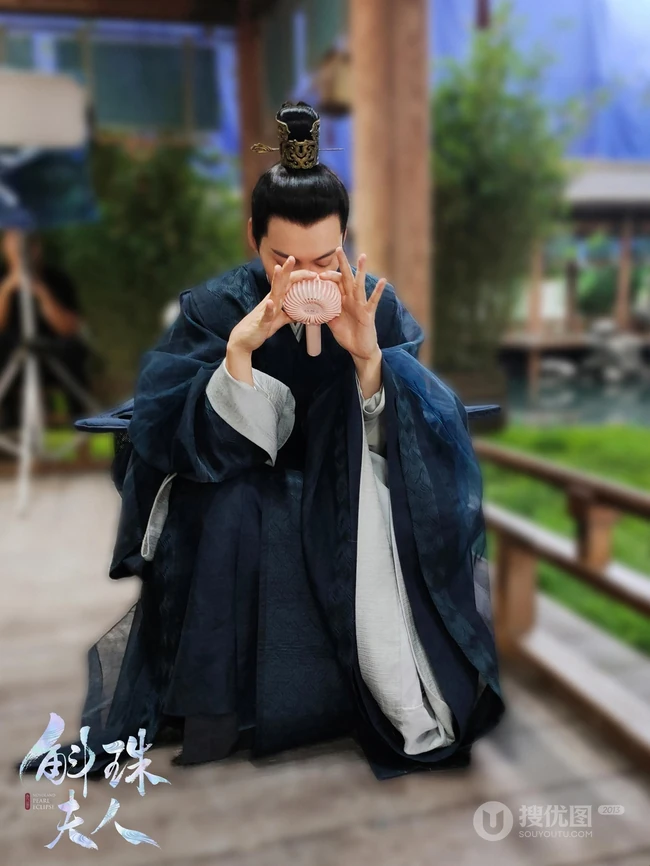 杨幂，陈伟霆在《斛珠夫人》片场互拍，成片超美，令人惊艳