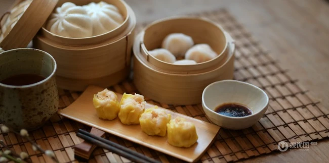 小蒸笼里的美食，广东早点之蒸饺，包子等美食图片 第4张