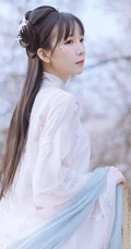 仙气飘飘古装汉服女生梨花树下唯美摄影写真图集