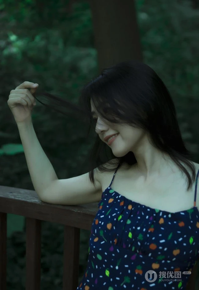 高圆圆最新唯美夏日森系写真大片