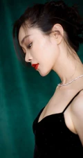 宋轶气质肩带港风黑裙写真美照