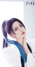 蔡卓宜高扎染色马尾酷感十足白裙高跟写真杂志图片