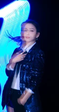 佟丽娅buling闪亮全黑舞者服酷美写真，搭配短裤高跟线条感动人