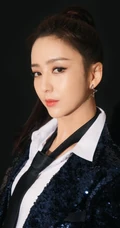 佟丽娅buling闪亮全黑舞者服酷美写真，搭配短裤高跟线条感动人