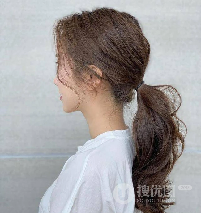 适合长发女生的大波浪卷发发型，16张气质好看的的波浪卷发型图片欣赏 第12张