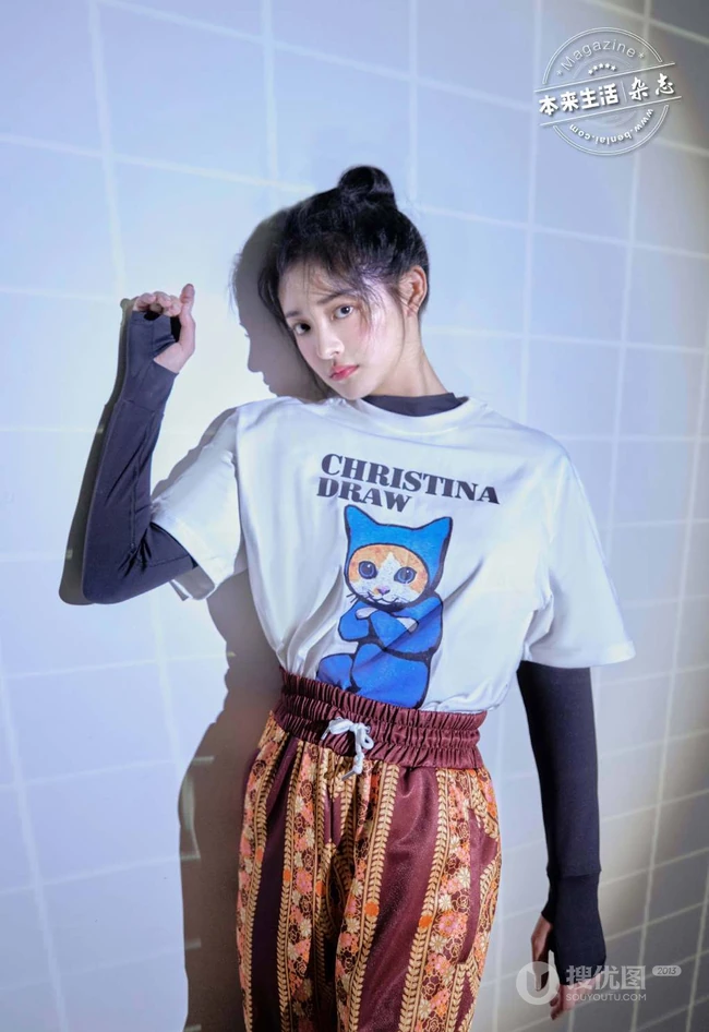 周洁琼夏日生活潮流时尚写真杂志大片