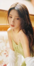 安泳畅唯美气质复古居家写真