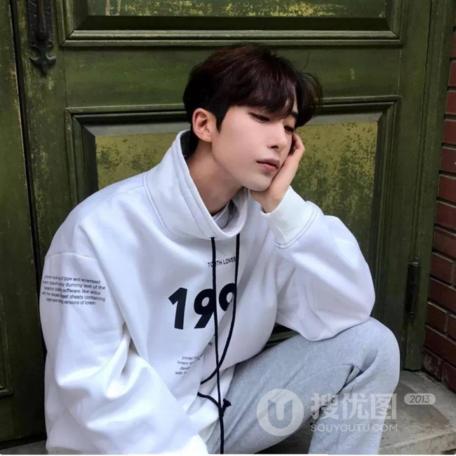 韩式男生短发发型，微卷，边分，露耳朵的帅气有型韩式男生短发图片 第9张