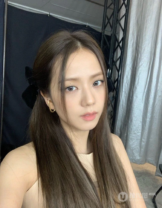 金智秀（kim Jisoo）BLACKPINK组合成员JISOO微博照片