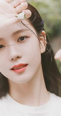 女子演唱组合BLACKPINK成员金智秀清新写真，舞台照图集
