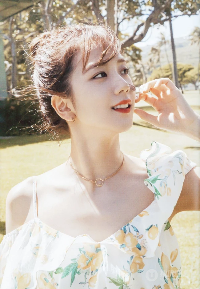 女子演唱组合BLACKPINK成员金智秀清新写真，舞台照图集