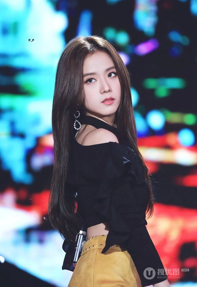 女子演唱组合BLACKPINK成员金智秀清新写真，舞台照图集