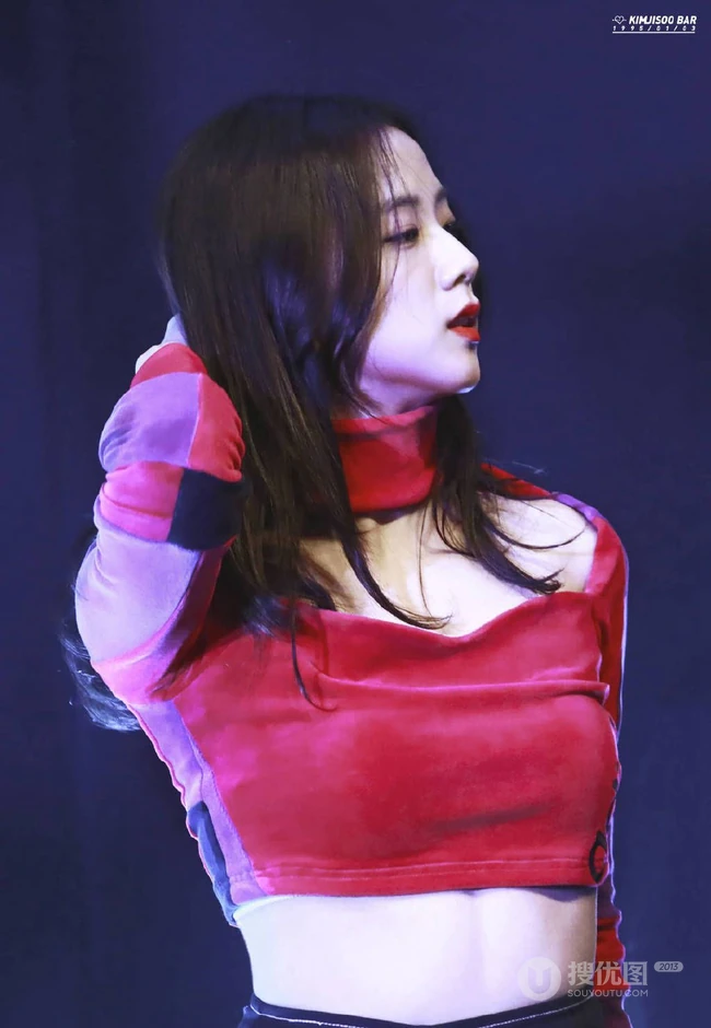 女子演唱组合BLACKPINK成员金智秀清新写真，舞台照图集