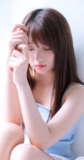 脸蛋有点小微胖16岁少女清纯气质女生肩带背心短裤唯美写真