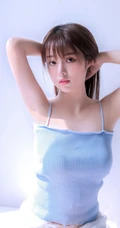 脸蛋有点小微胖16岁少女清纯气质女生肩带背心短裤唯美写真