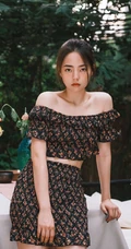 女演员薇薇安碎花裙慵懒复古写真美照