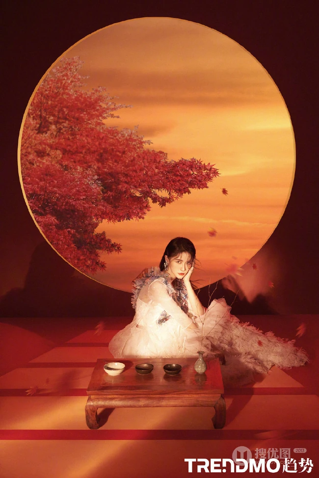 蔡卓宜超美国潮风，中国红主题七月杂志写真大片