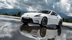 白色车身尼桑（Nissan）370Z跑车帅气桌面壁纸合集