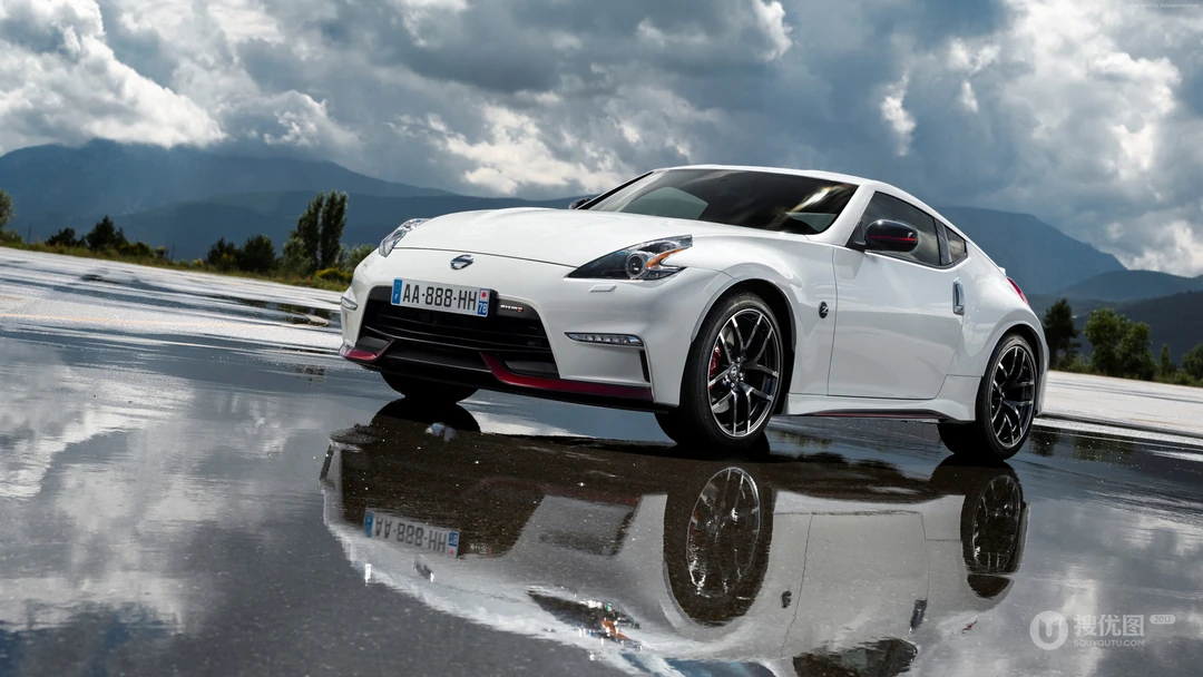 白色车身尼桑（Nissan）370Z跑车帅气桌面壁纸合集