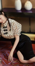 湖南籍女生歌手李子璇复古双麻花辫写真图片