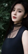 王瑞子清冷气质优雅长发写真，在枝叶后的女生王瑞子户外写真美图