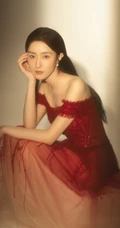 王瑛瑛气质礼裙红裙优雅写真图片