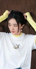 杨幂可爱双马尾，白西装，牛仔裤元气十足写真照片