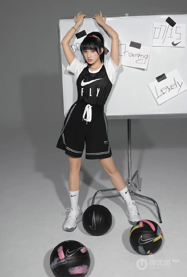 程潇时尚多变服饰造型酷美写真，运动装，潮流装完美驾驭
