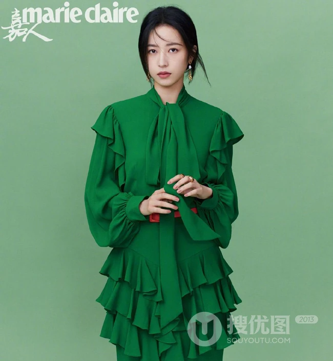 周雨彤多款时尚长裙优美杂志写真图集