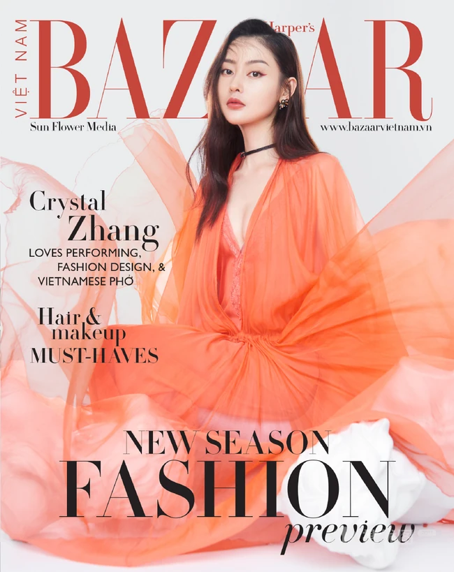 张天爱如花美照，多套气质裙装服饰诠释夏日浪漫