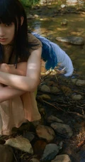 弯弓搭箭，女生程潇齐刘海长发发型户外森系超美写真