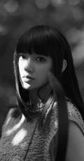 弯弓搭箭，女生程潇齐刘海长发发型户外森系超美写真
