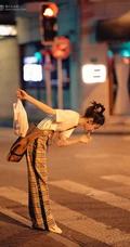 孙佳雨可爱靓丽街拍写真