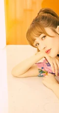 金莎微博晒印花连体衣短裤唯美写真，齐刘海，马尾辫，清新靓丽