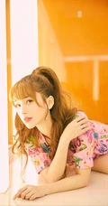 金莎微博晒印花连体衣短裤唯美写真，齐刘海，马尾辫，清新靓丽