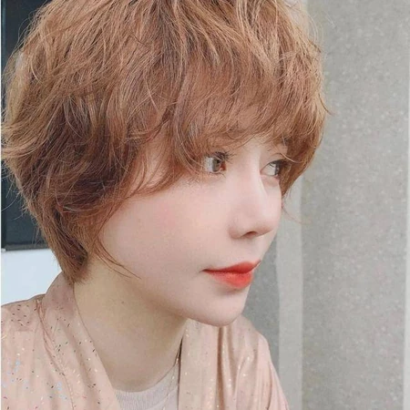 蓬松时尚显脸小，立体，瘦脸，动人的8款女生短发发型图片