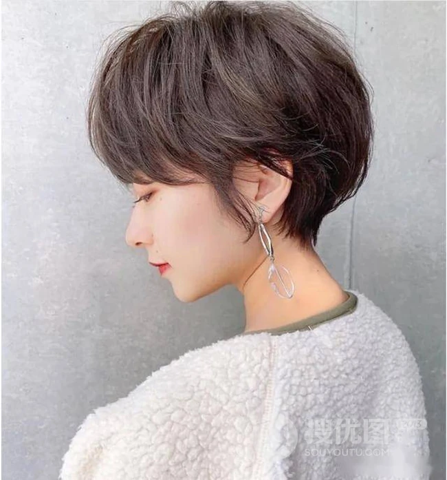 蓬松时尚显脸小，立体，瘦脸，动人的8款女生短发发型图片 第4张