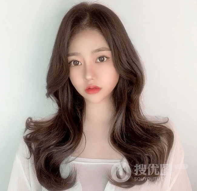 提升颜值必备! 洋气时尚妩媚的长卷发，这样的卷发发型，真是太美了 第5张