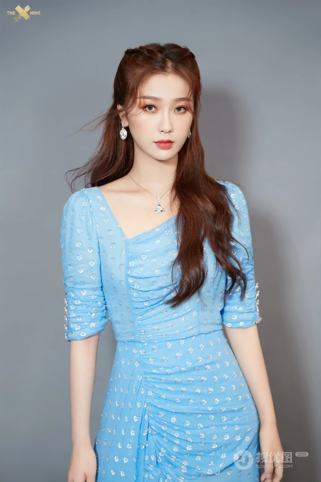 THE9女团成员个人写真照，9位女孩各展不同优雅，动人，酷美姿态